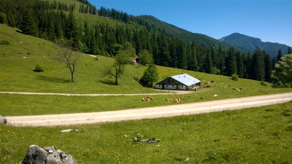 Mountain Pass Grassland Mountainous Landforms Mountain Range photo