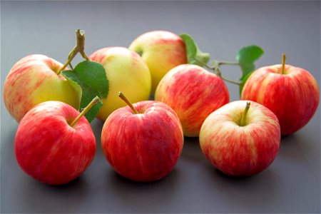 Close-up Photography Of Apples photo