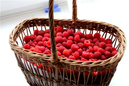 Fruit Berry Raspberry Produce photo