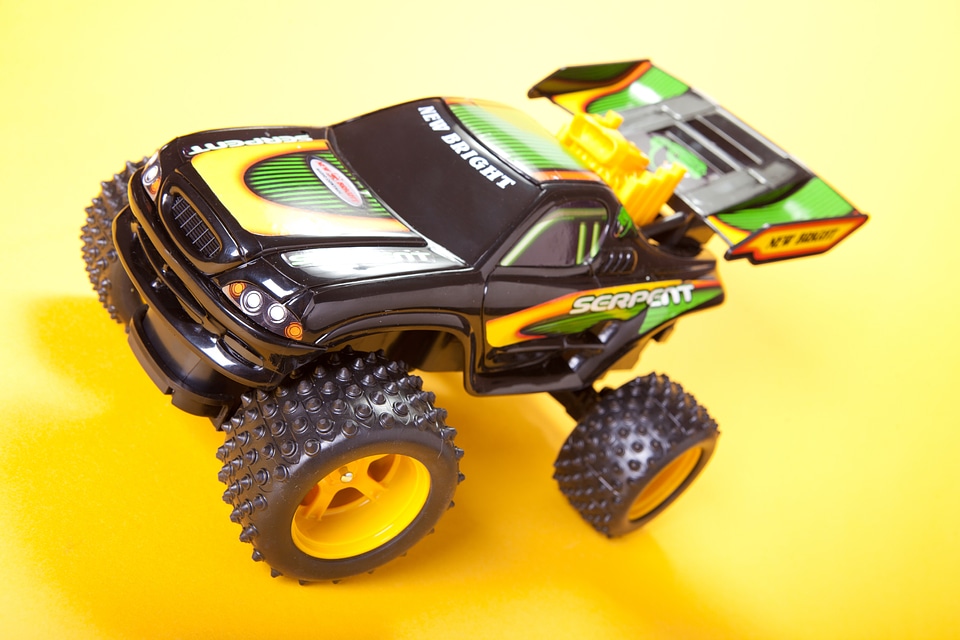Toy car