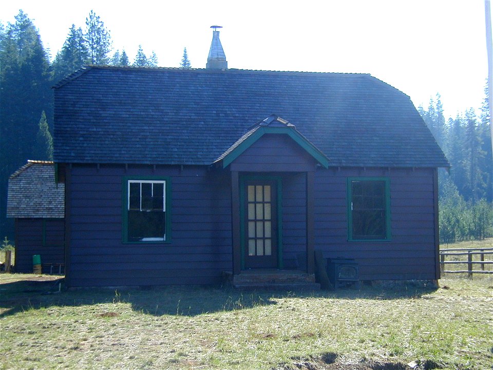 Lodgepole Guard Station, Rogue River-Siskiyou National Forest