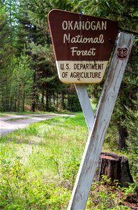 Okanogan National Forest portal sign (small) photo