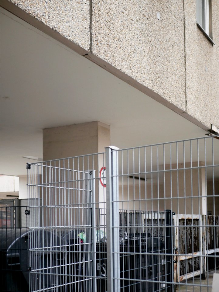Der Zaun, der Block. / 06.03.2021