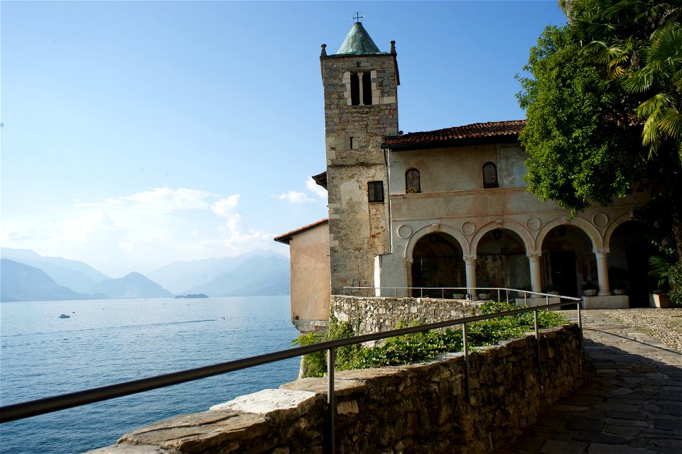 Santa Caterina del Sasso photo