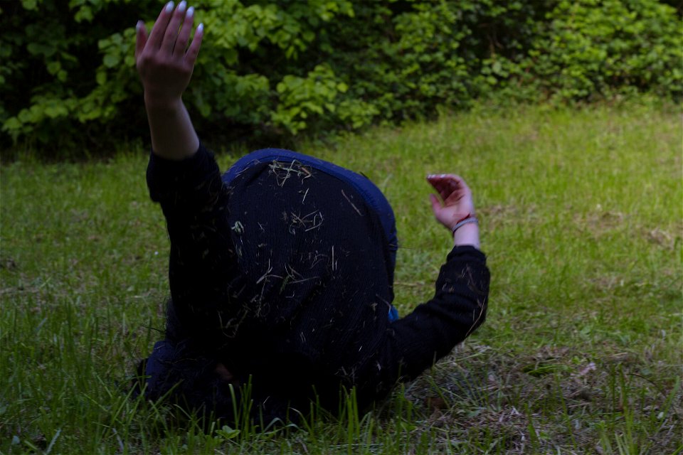Šejla Mujdanović blindfolded at Plitvice Lakes