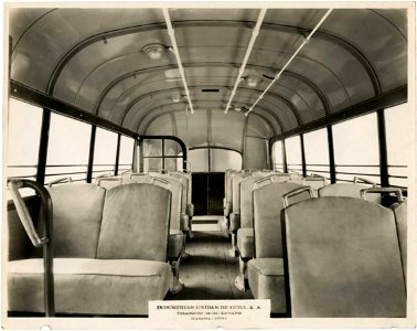 Buses manufactured by Industrias Unidas de Cuba Interior of bus with upholstered seats