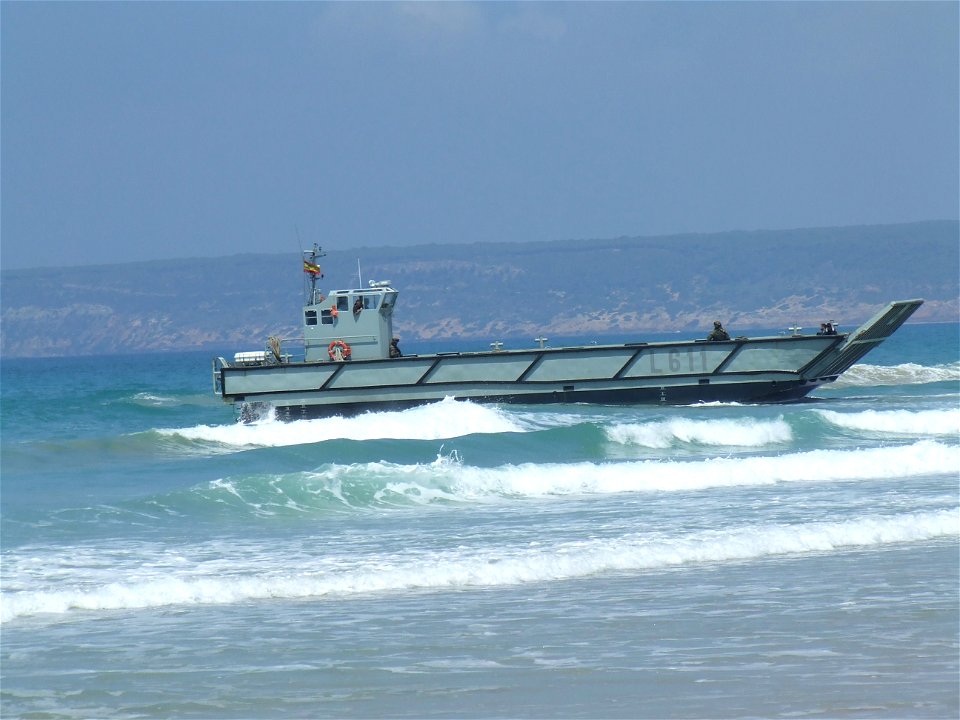 Desembarco Infantería de Marina en Retín 06/2014 photo