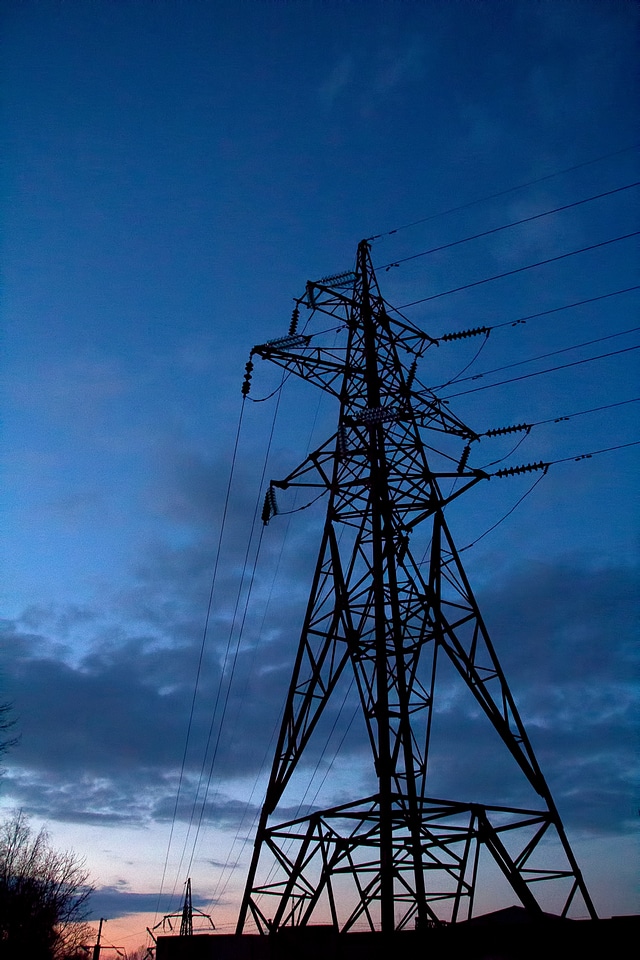 Transmission tower