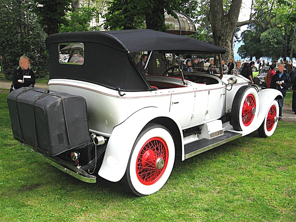 1925 Rolls-Royce Silver Ghost Torpedo "Pall Mall Tourer", coachbuilt by Brewster & Co.
Author:Luc106
Date:April 27th, 2008
Event:Concorso d’Eleganza”Villa d’Este” 2008 
Place/Country: Cernobbio (C