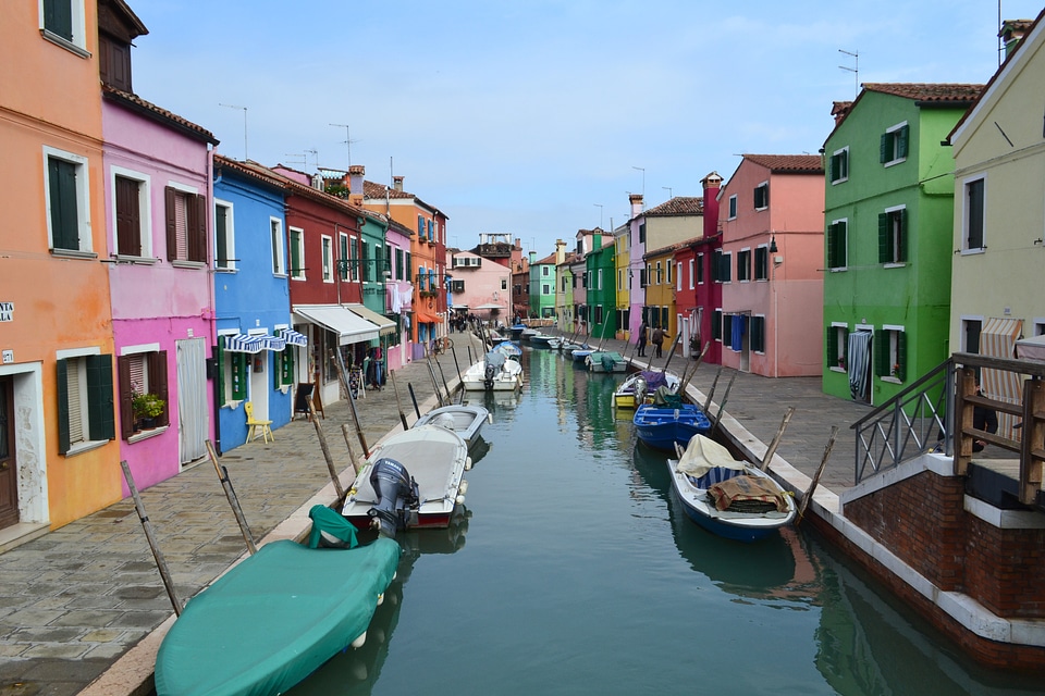 Burano boats colors