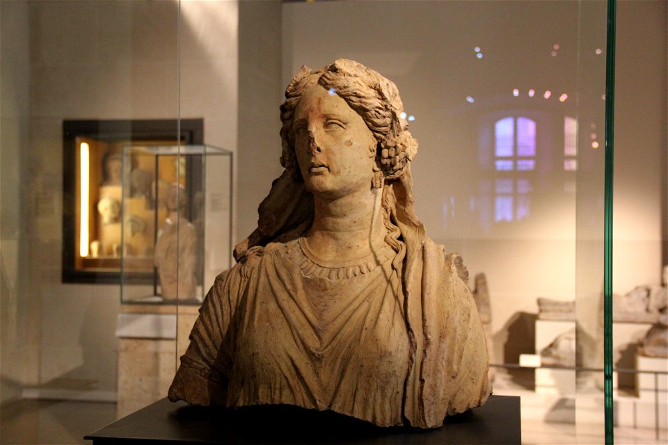 Etruscan terracotta female bust Ariadne
3rd century BC
Provenance: Falerii Novi, near present-day Civita Castellana 

Louvre, Paris