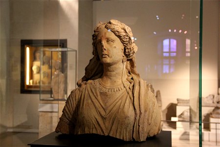 Etruscan terracotta female bust Ariadne
3rd century BC
Provenance: Falerii Novi, near present-day Civita Castellana 

Louvre, Paris