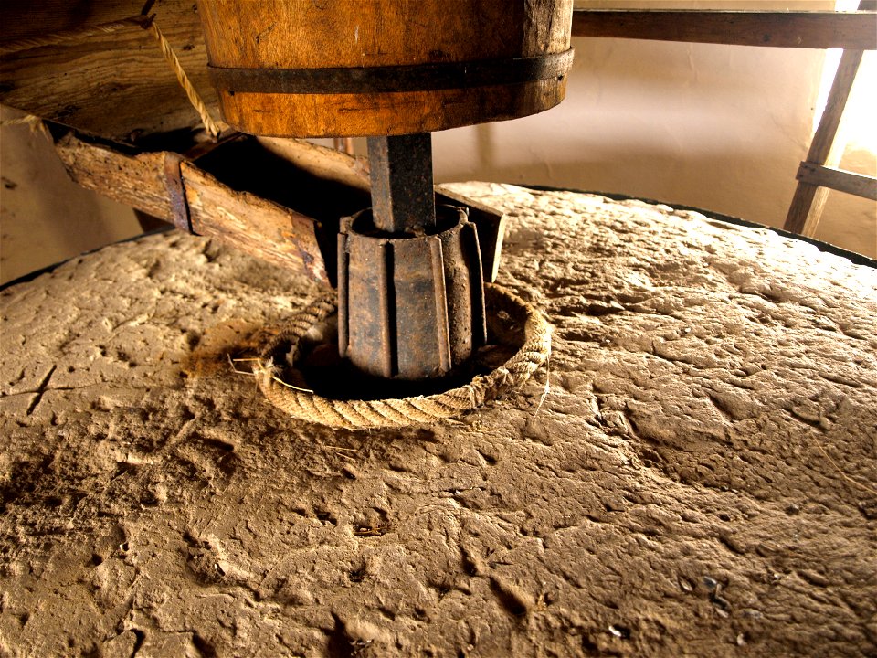 Molí vell de la Mola, milling stone