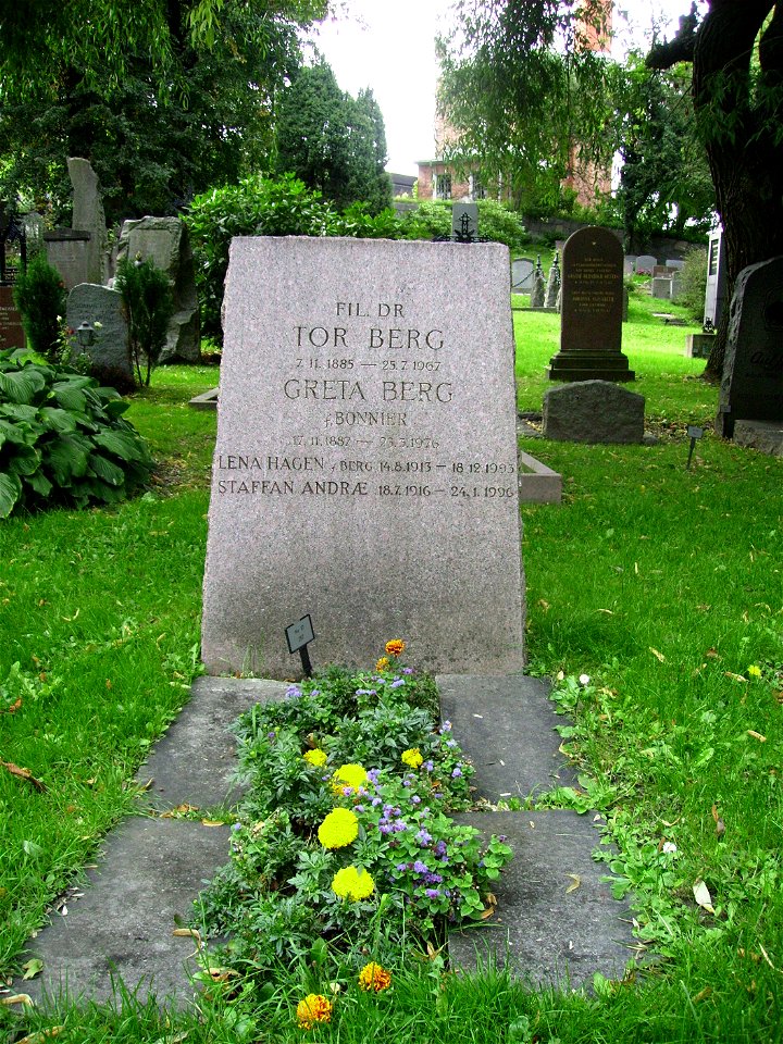 Picture of Tor Berg's grave at Galärvarvskyrkogården in Stockholm