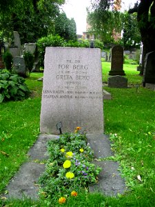 Picture of Tor Berg's grave at Galärvarvskyrkogården in Stockholm photo