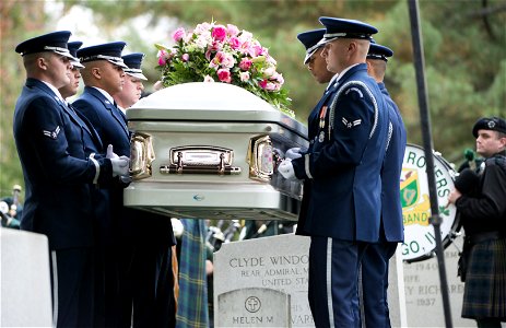 U.S. Air Force Honor Guard casket team carries the casket during the graveside service for Maureen Fitzsimons Blair, also known as Maureen O’Hara, in Section 2 of Arlington National Cemetery, Nov. 9, photo