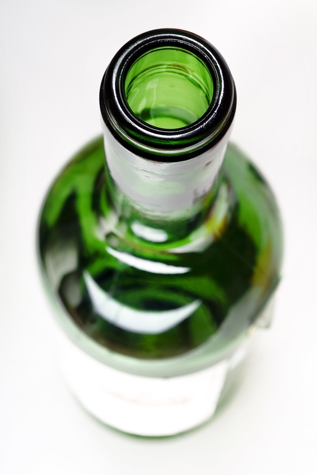 Green glass bottle top
