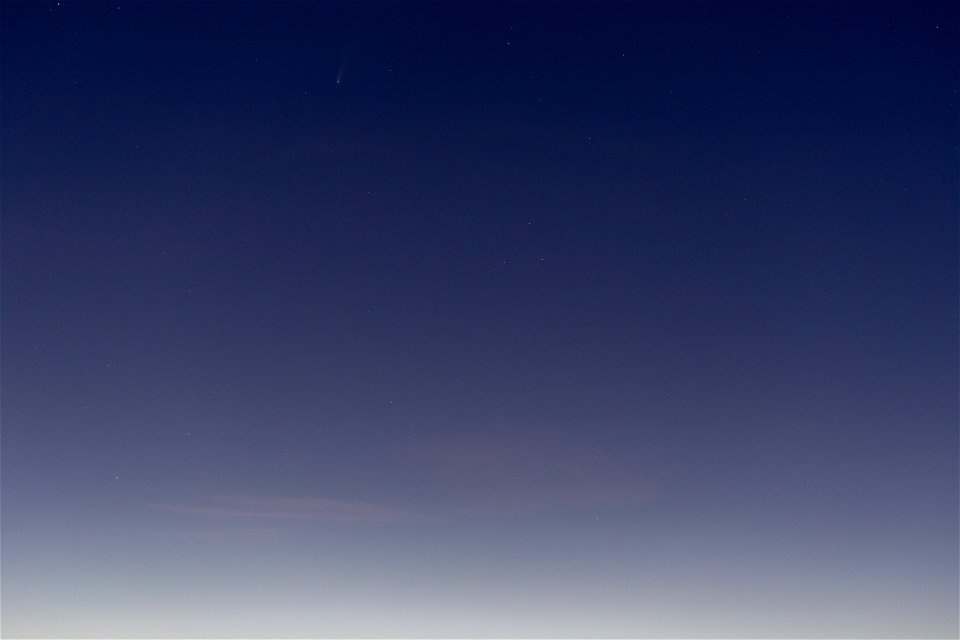 Simple Gradient Sky photo