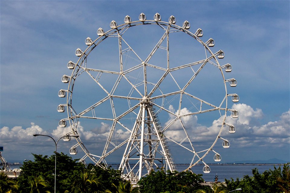 Ferris Wheel In Manila