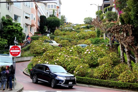 Cars And People On Lombard Street
