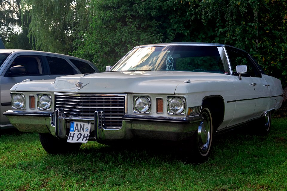 1972 Cadillac Sedan de Ville (1)