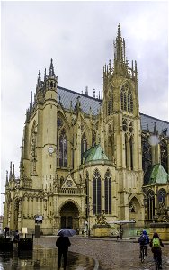 La cathédrale et sa tour de Mutte dans la grisaille photo
