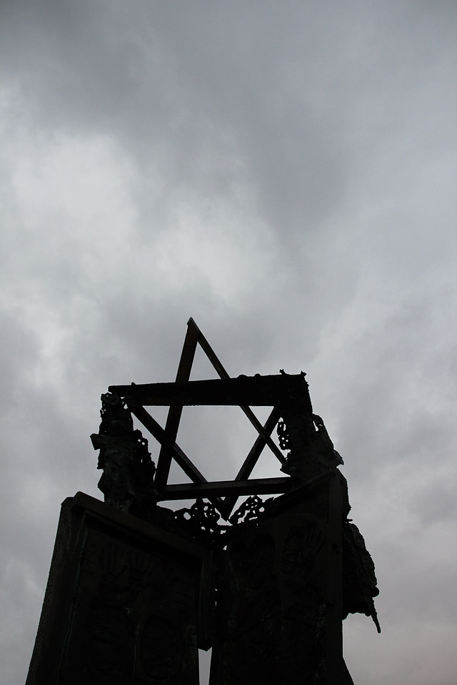 Jew statue