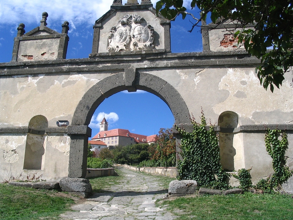 Styria gate architecture