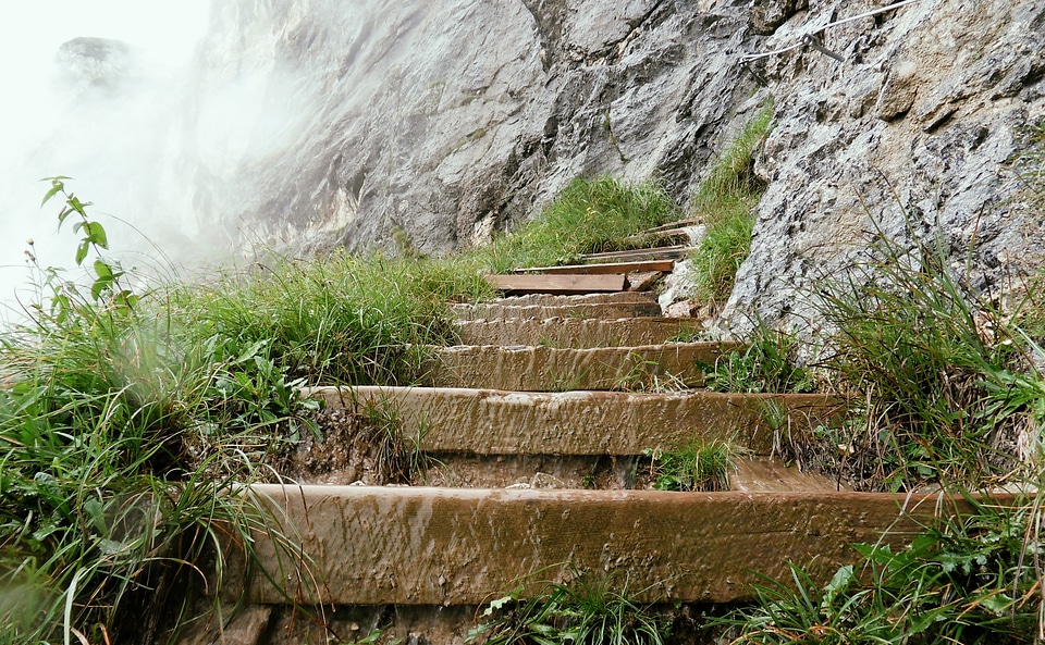 Stair step gradually path