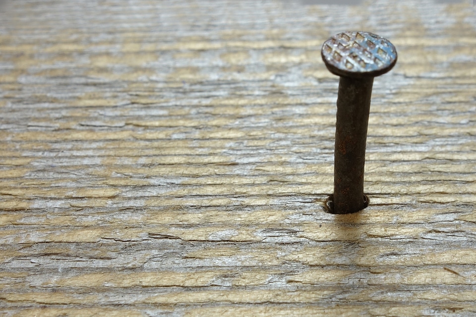Symbol beat up hammer