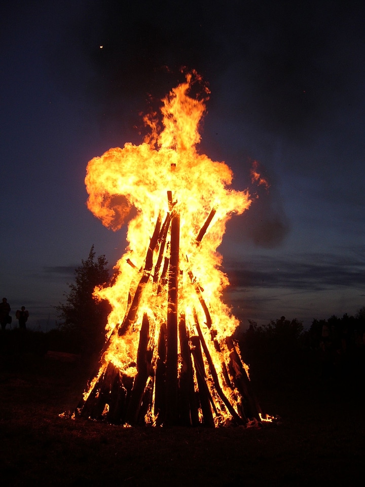 Fire bonfire element