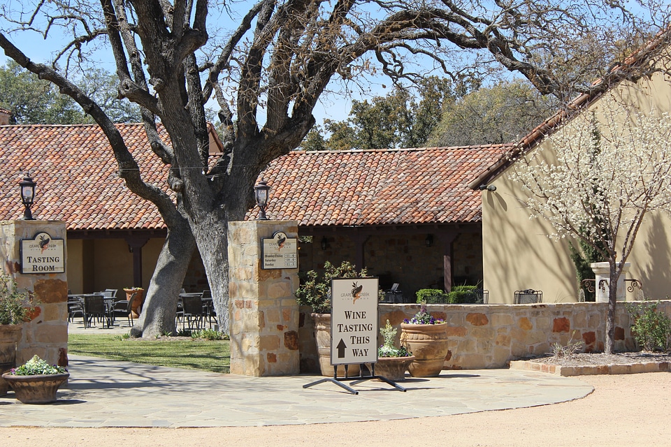 Laboratory room building