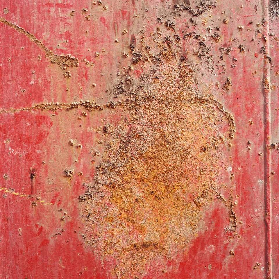 Metallic aged plate