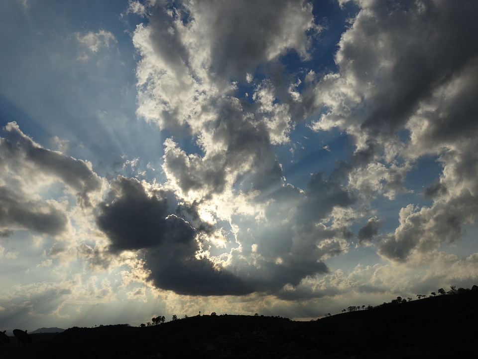 Horizon landscape explosion