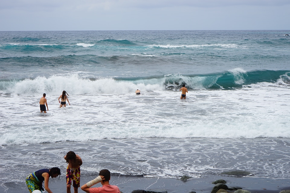 Through coral immersion swell
