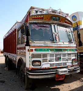 Vehicle transport commercial vehicle