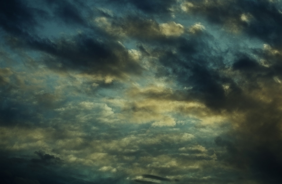 Clouds drama forward