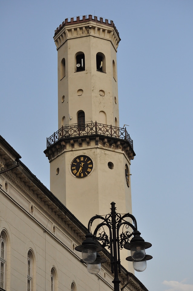 The old town monument the market