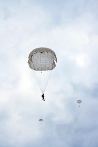 Skydivers photo