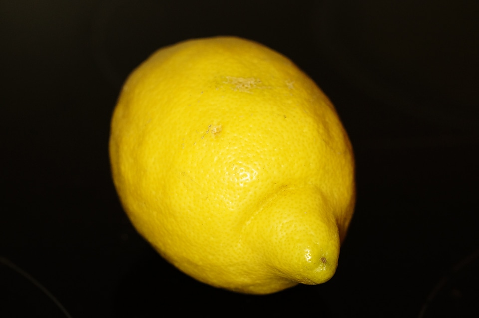 Fruit vitamin c yellow