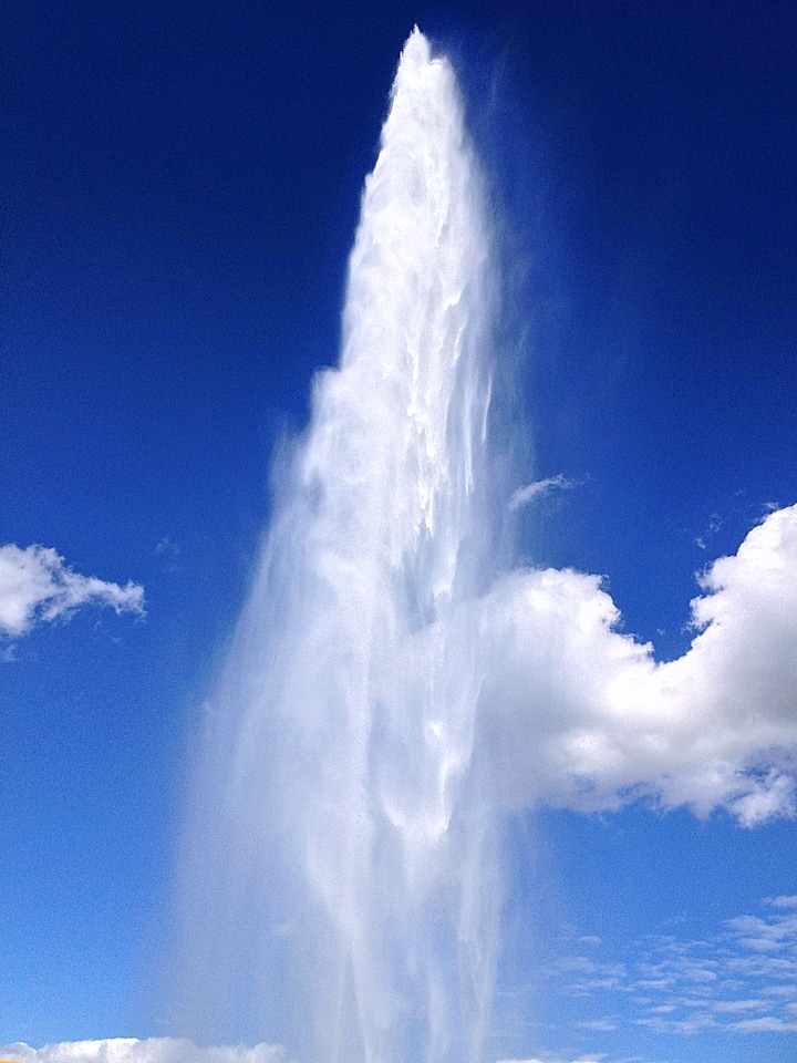 Clouds fountain jet d'eau