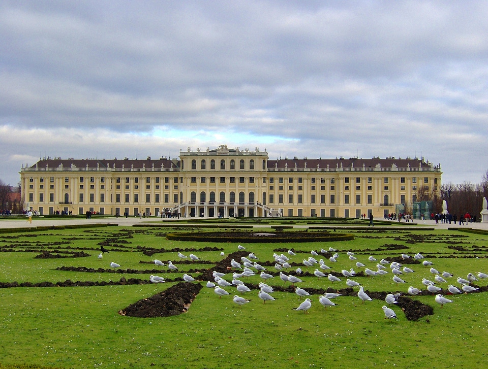 Palace building structure