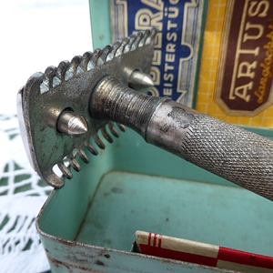 Shaving razor blade antique