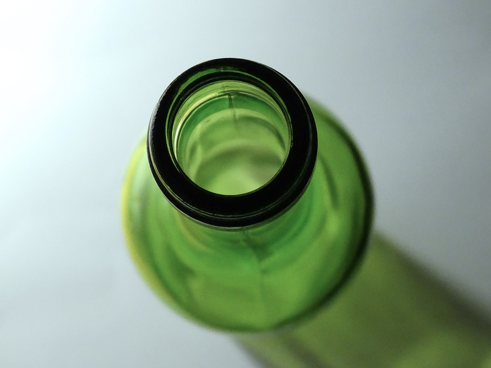 Glass opening transparent