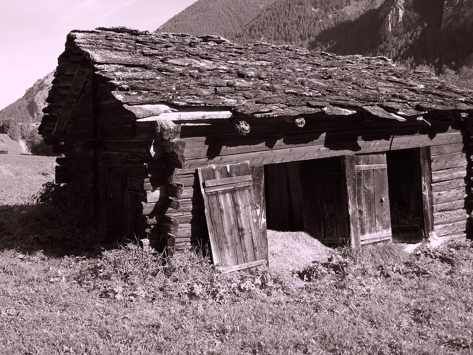 Rundown farm mountains
