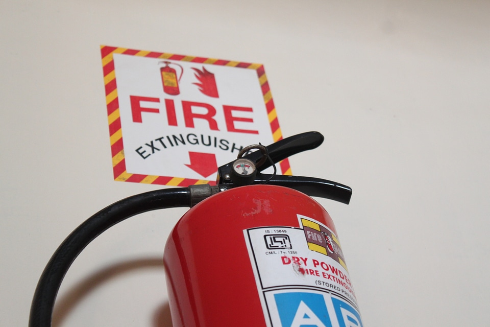 Fire Red Colored Cylinder Extinguisher