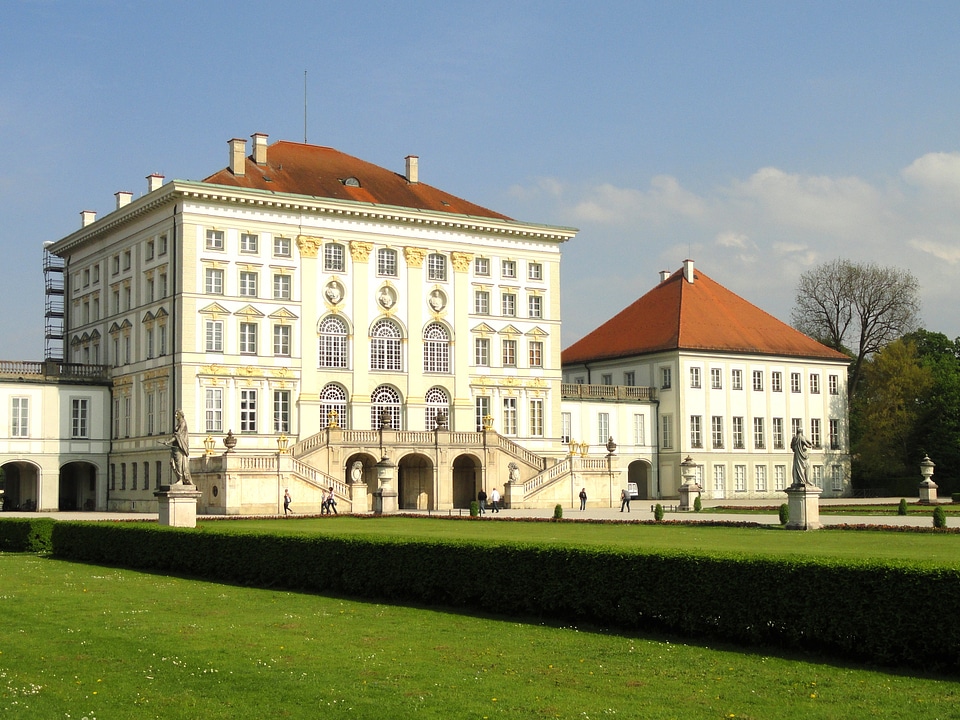 Building estate palace