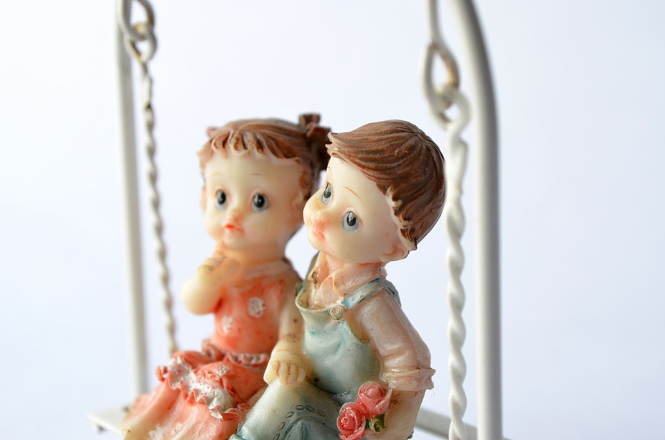 Love Romance Statue Dolls