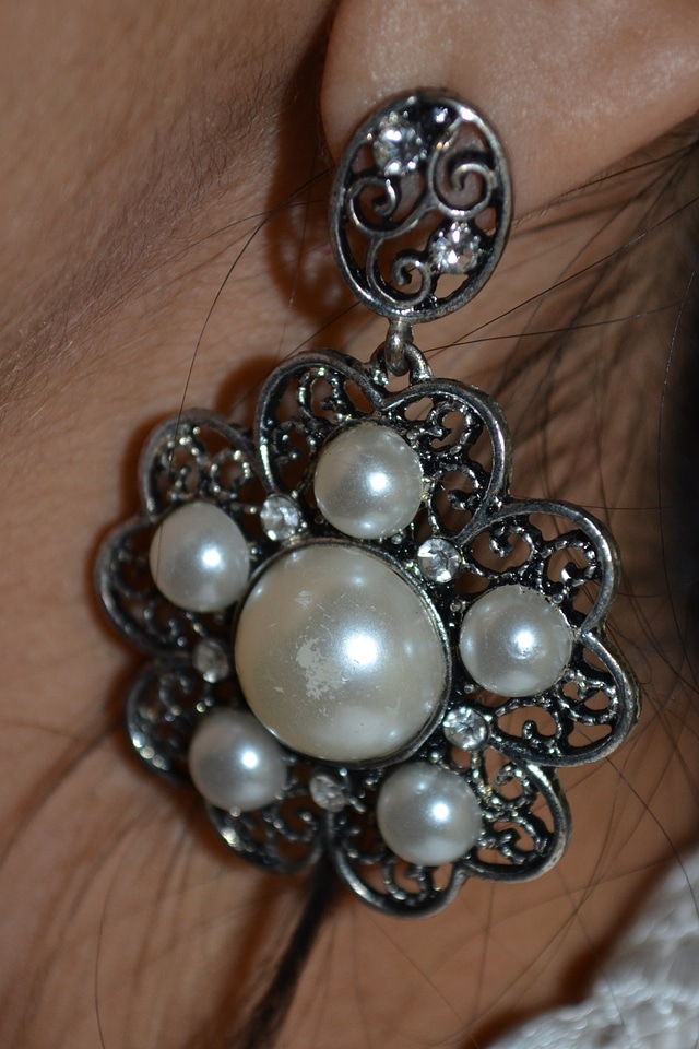 Earring Ear
