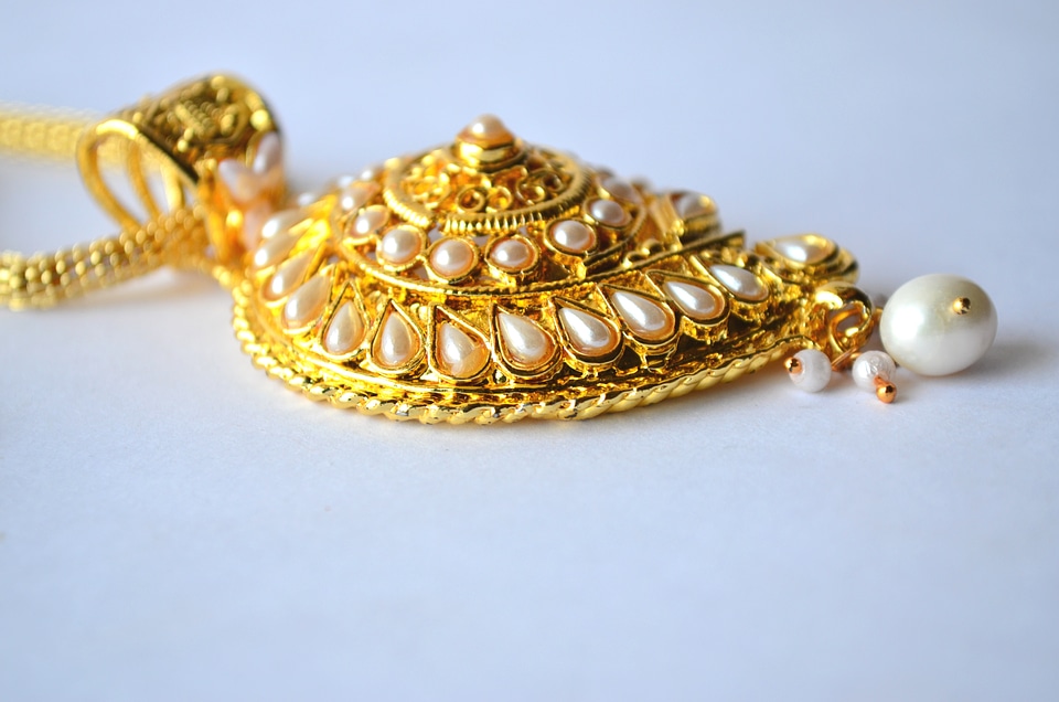 Gold Ornaments Pearl 2